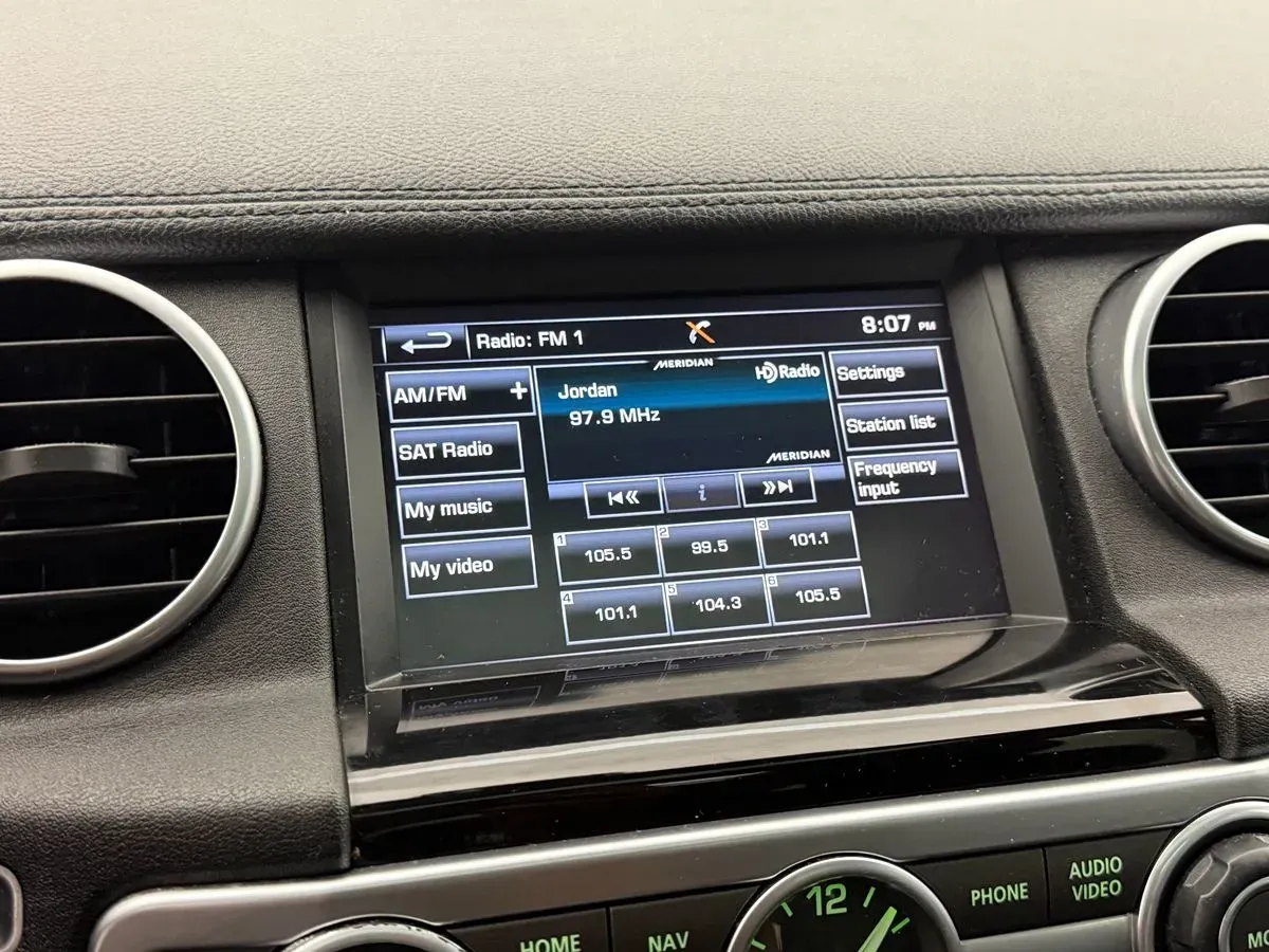 Land Rover LR4 photo 19