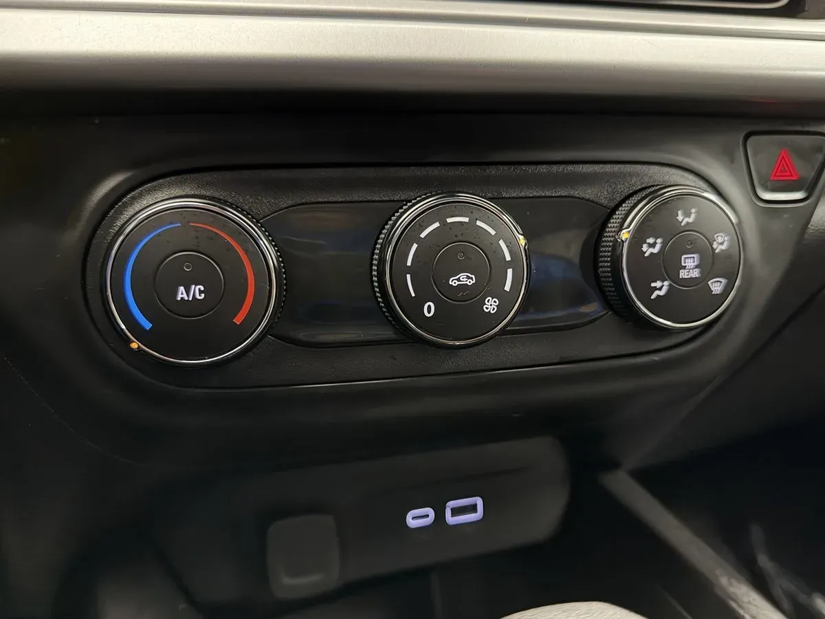 Chevrolet Trax photo 19