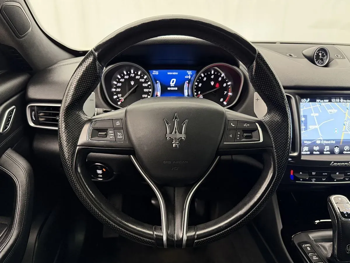 Maserati Levante photo 9