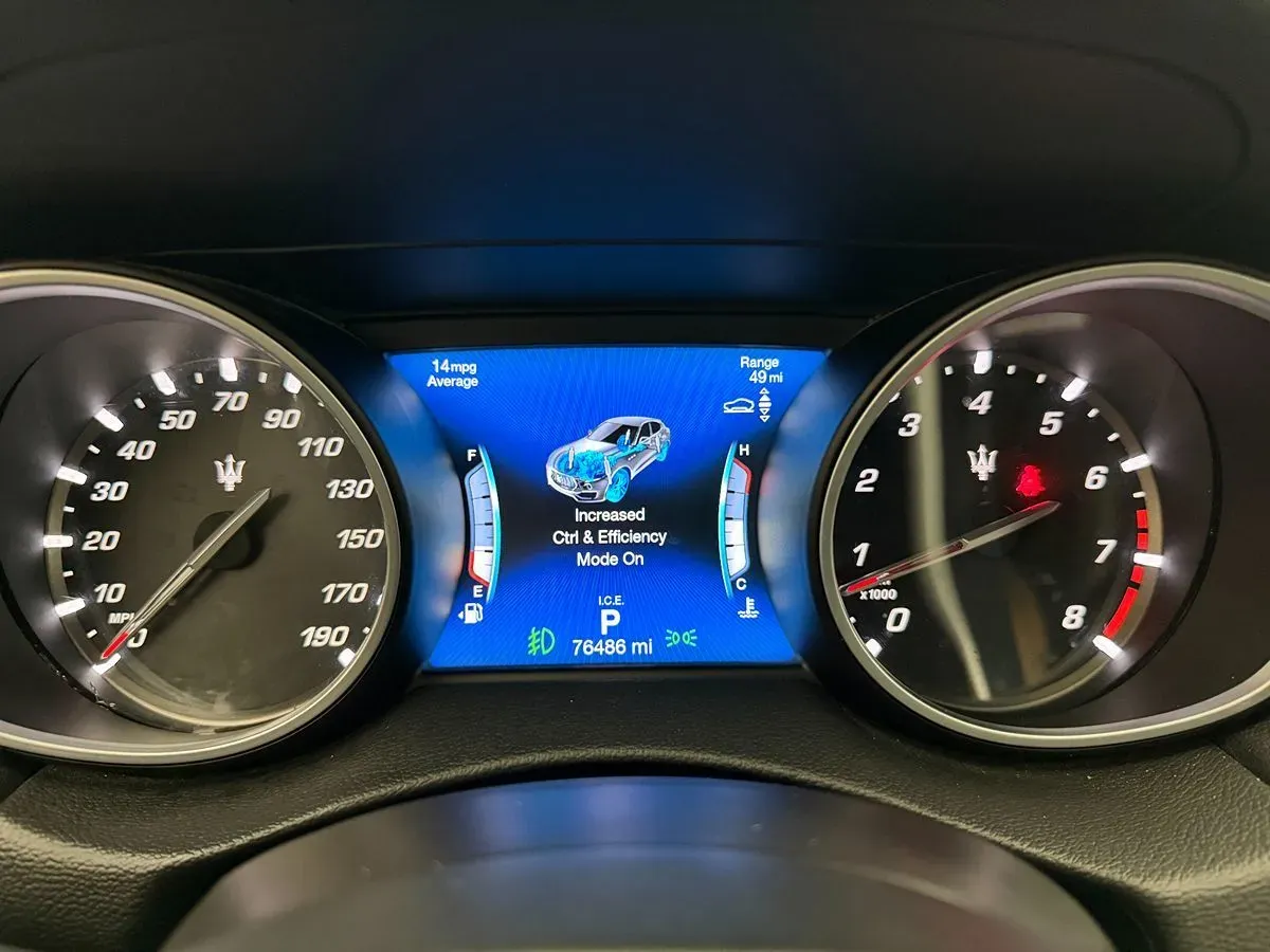 Maserati Levante photo 11