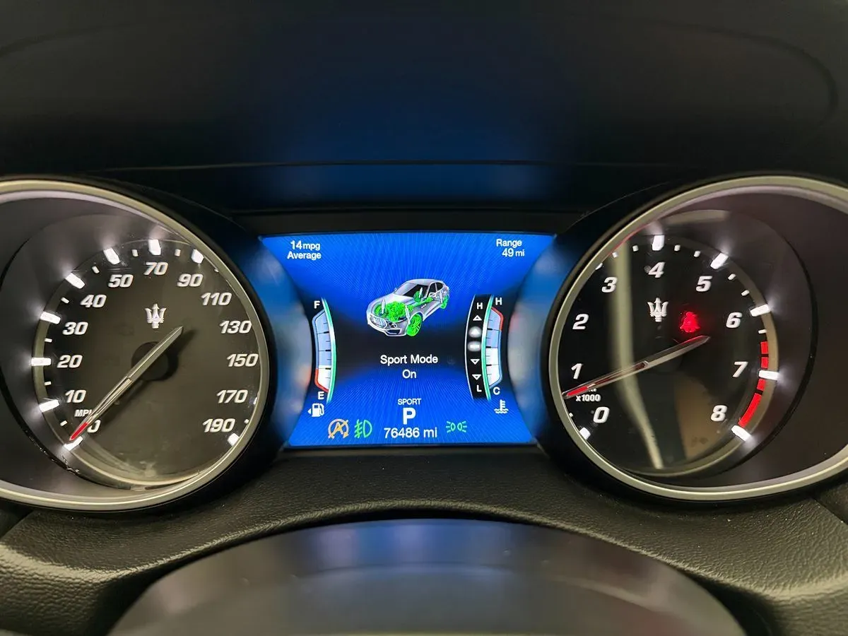 Maserati Levante photo 12