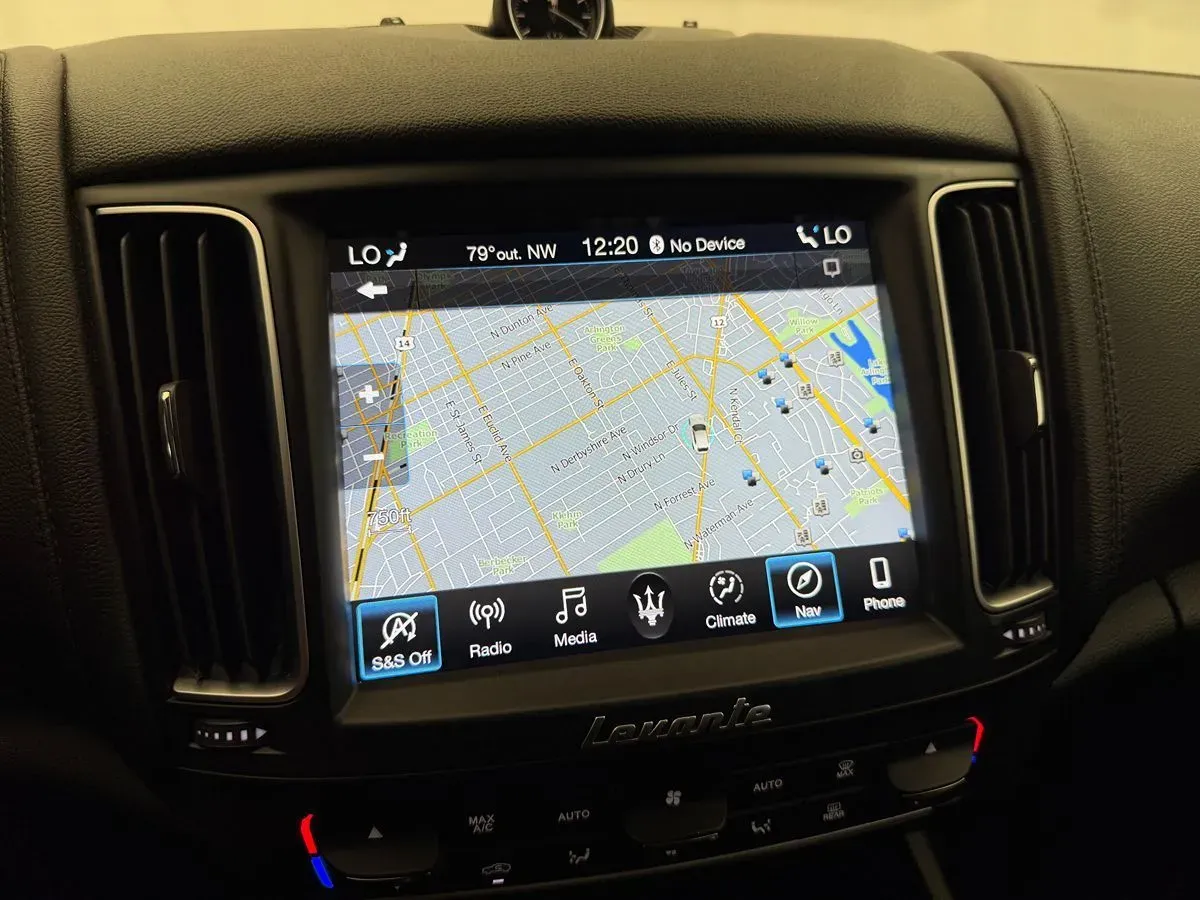 Maserati Levante photo 18