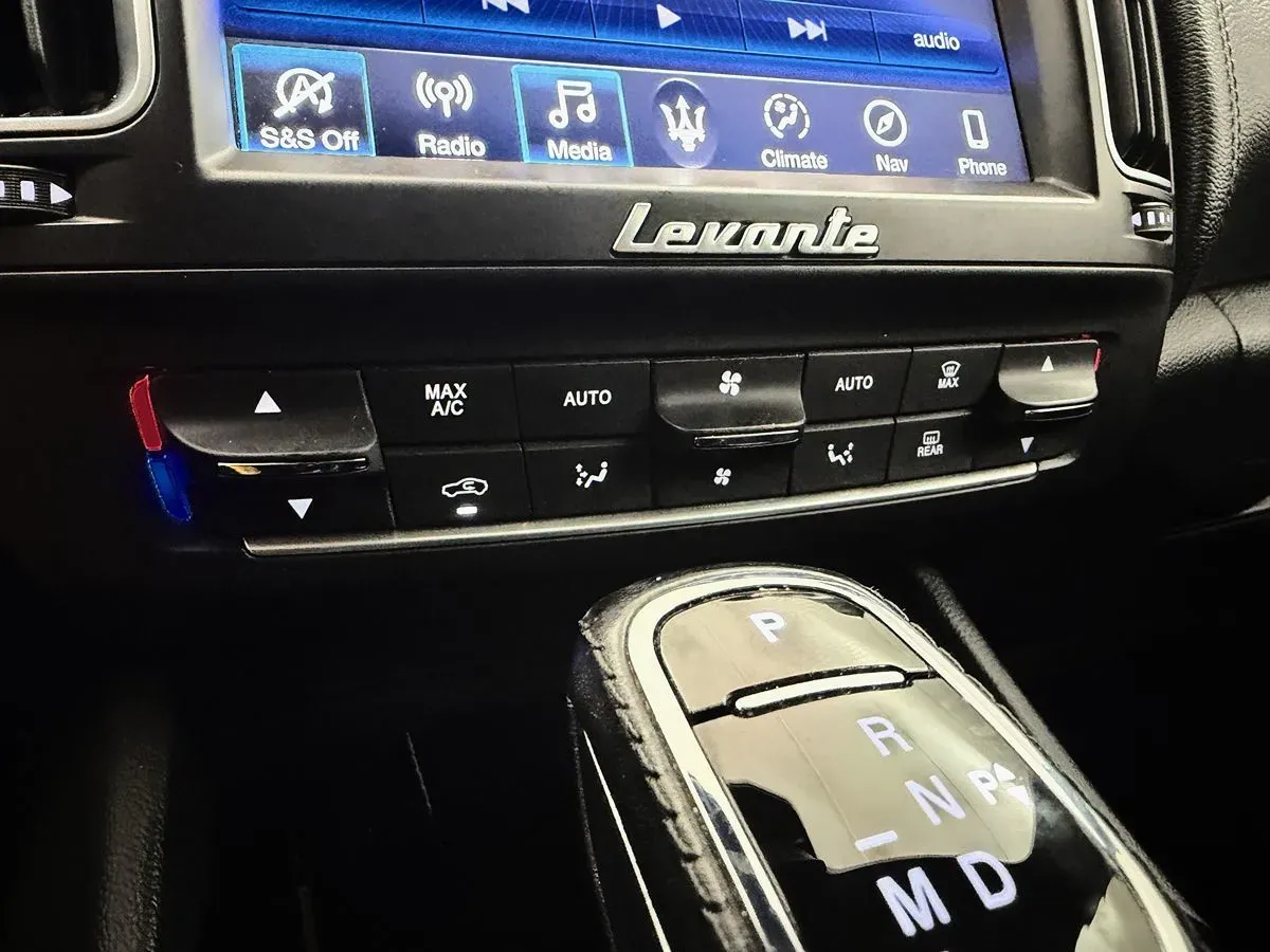 Maserati Levante photo 21