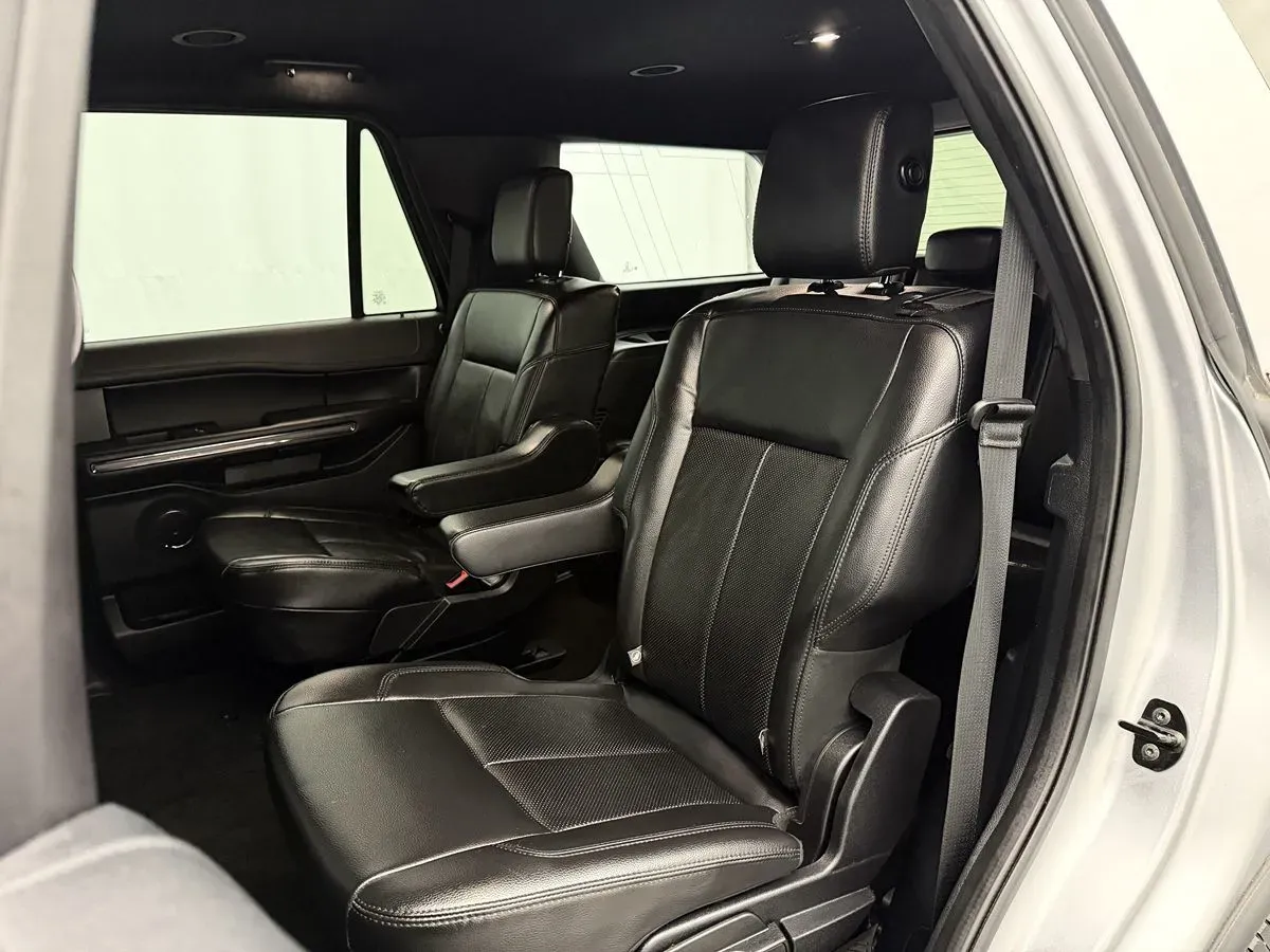 Ford Expedition photo 18