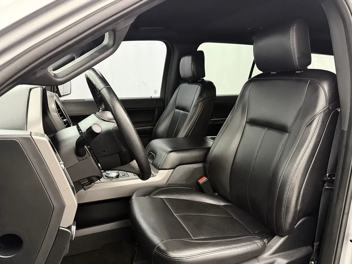 Ford Expedition photo 9