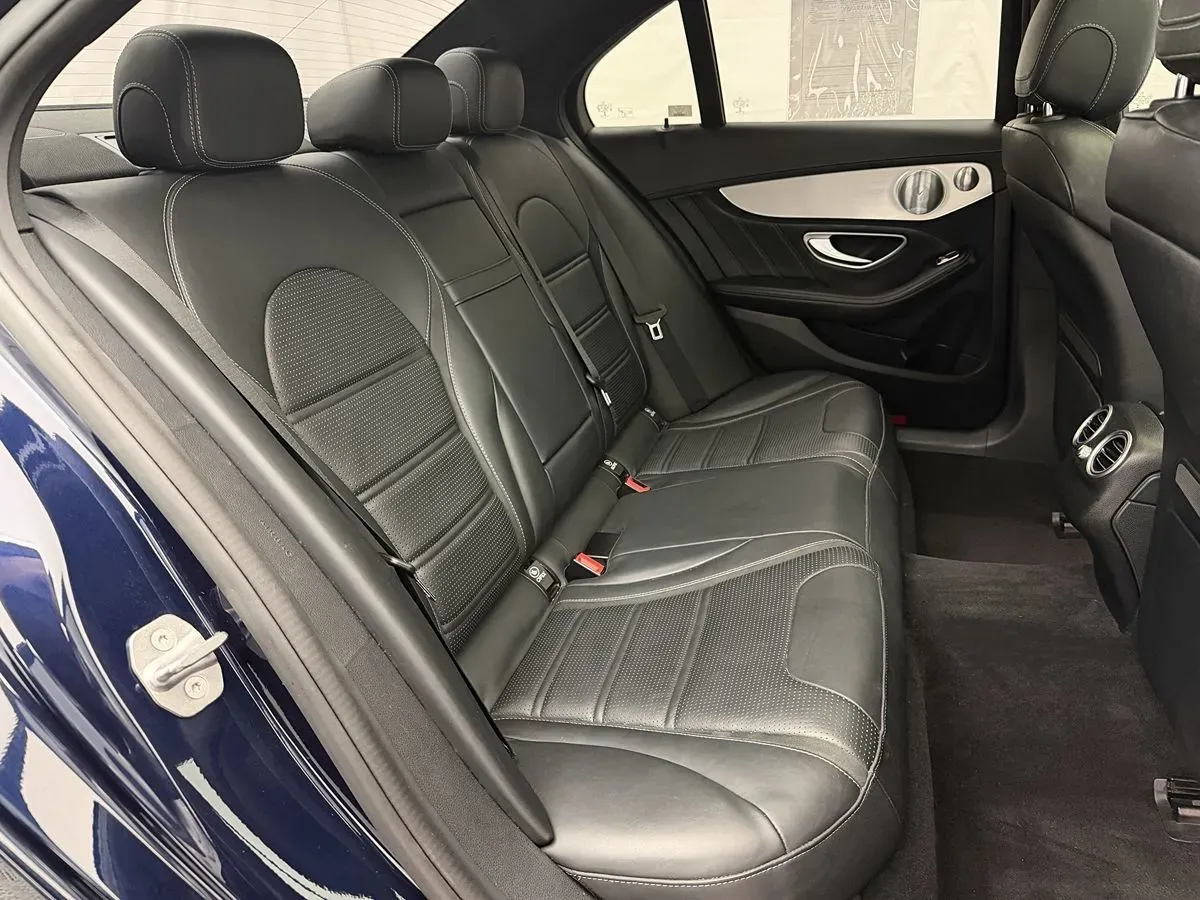 Mercedes-Benz C-Class photo 46