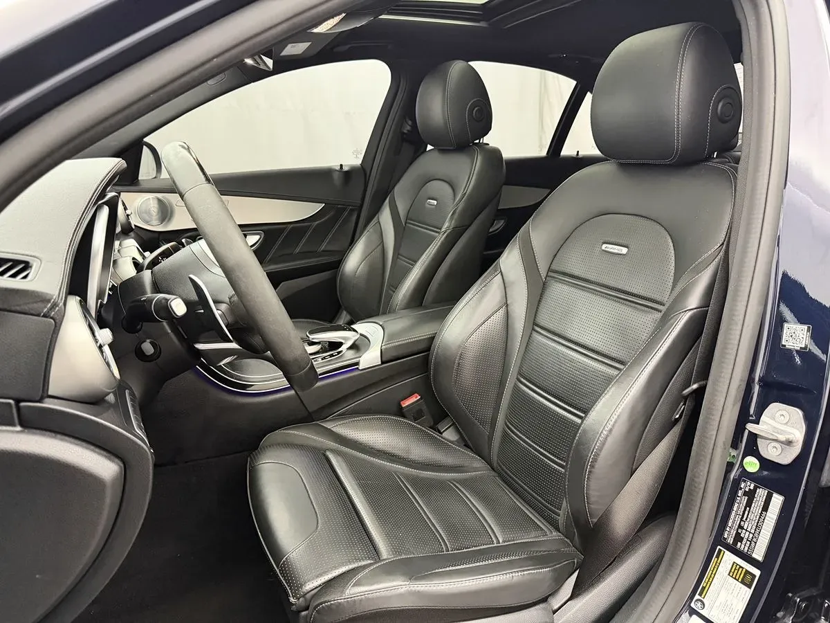 Mercedes-Benz C-Class photo 11