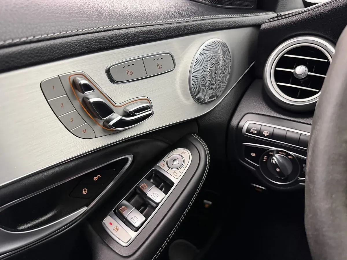Mercedes-Benz C-Class photo 15