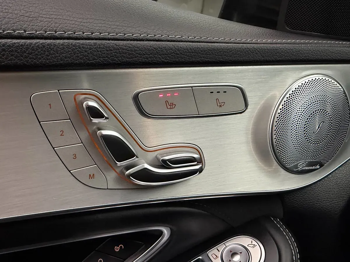 Mercedes-Benz C-Class photo 16