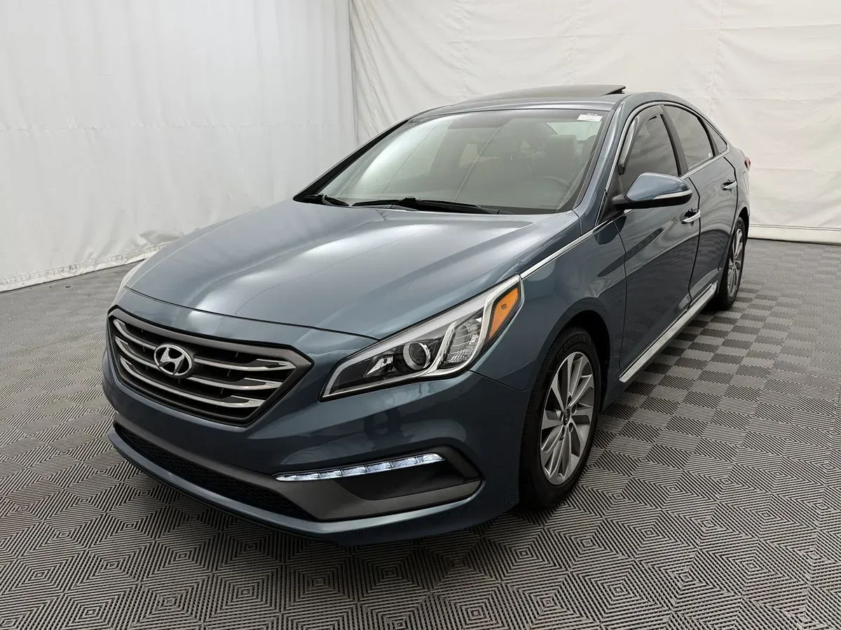 Hyundai Sonata photo 2