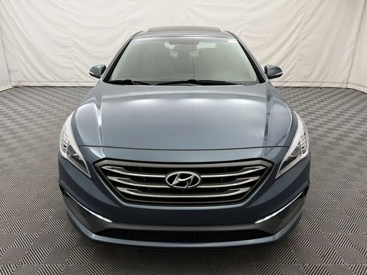 Hyundai Sonata photo 3