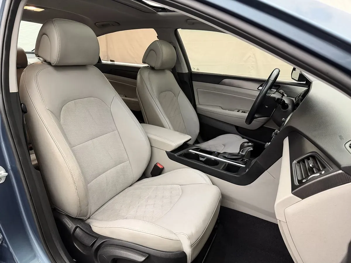 Hyundai Sonata photo 23