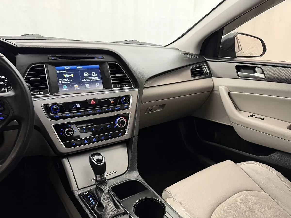Hyundai Sonata photo 15