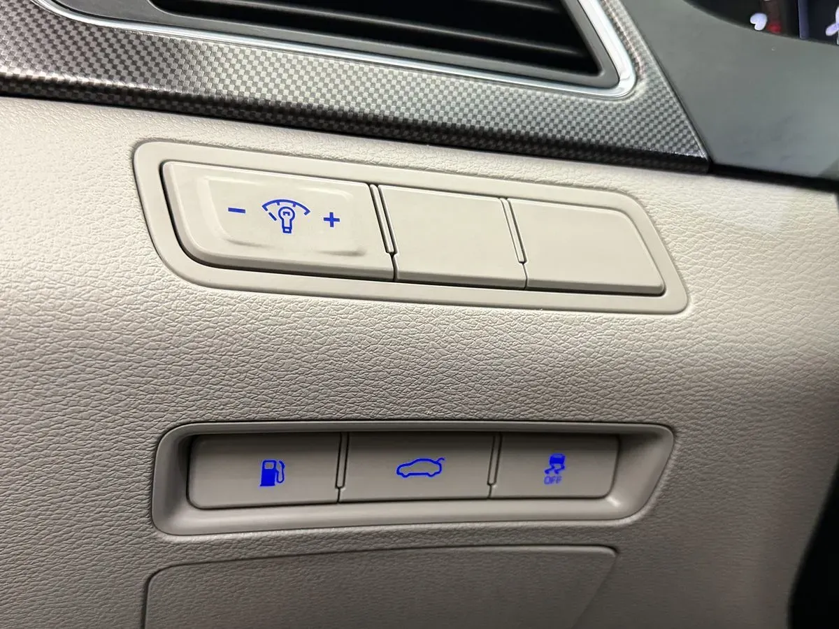 Hyundai Sonata photo 13