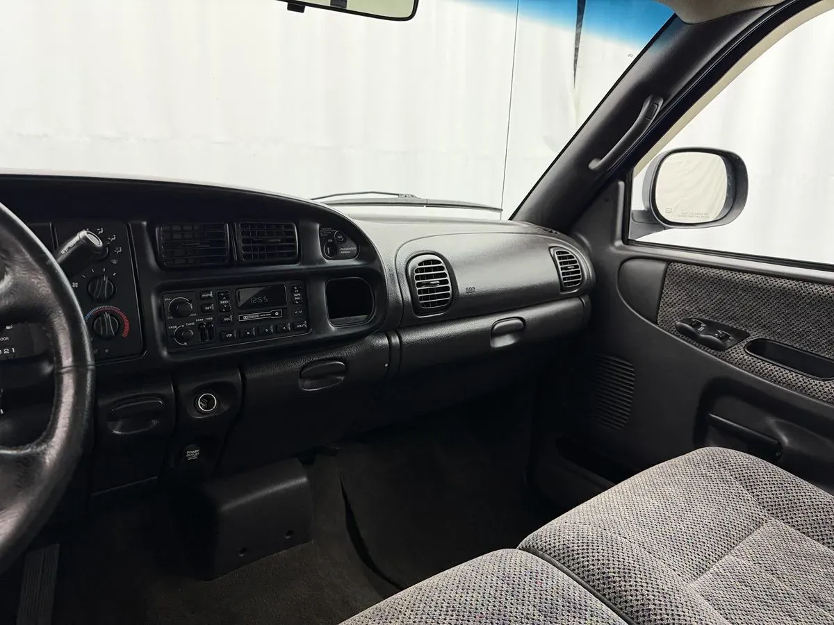 Dodge Ram photo 8