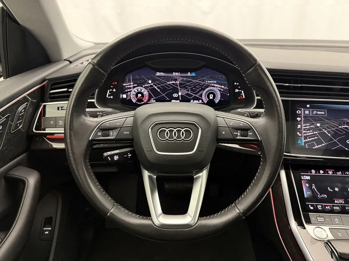 Audi Q8 photo 12