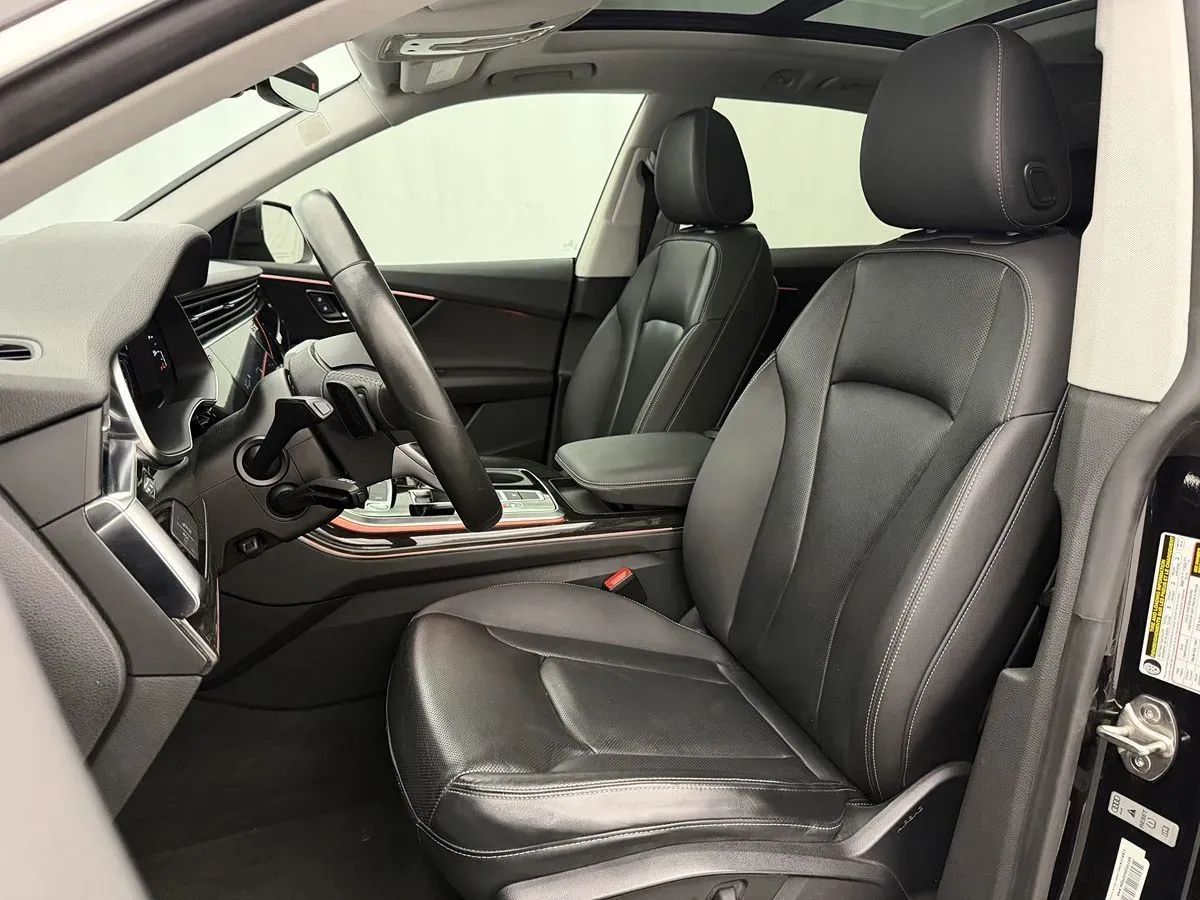 Audi Q8 photo 11