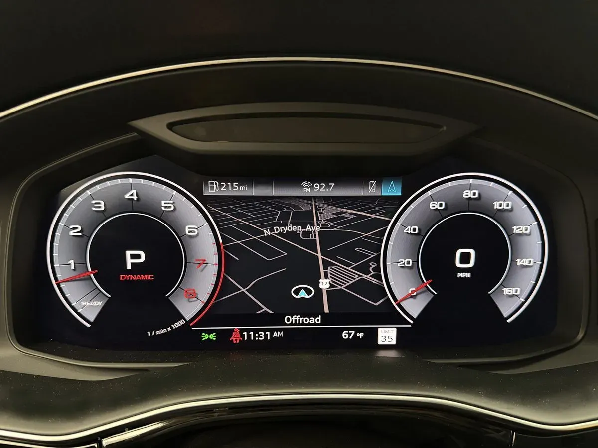 Audi Q8 photo 14