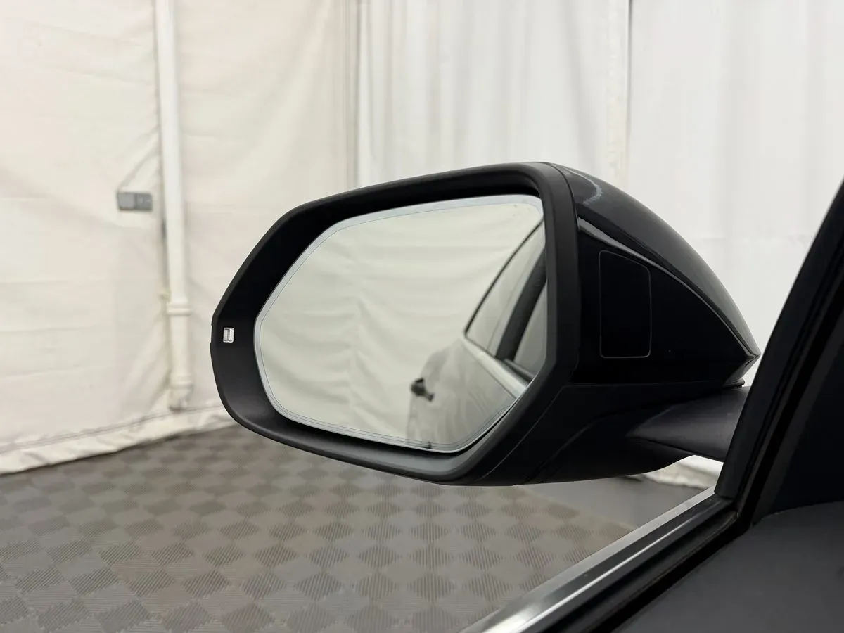 Audi Q8 photo 17