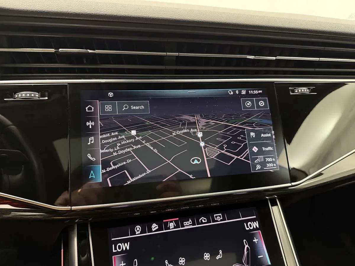 Audi Q8 photo 22