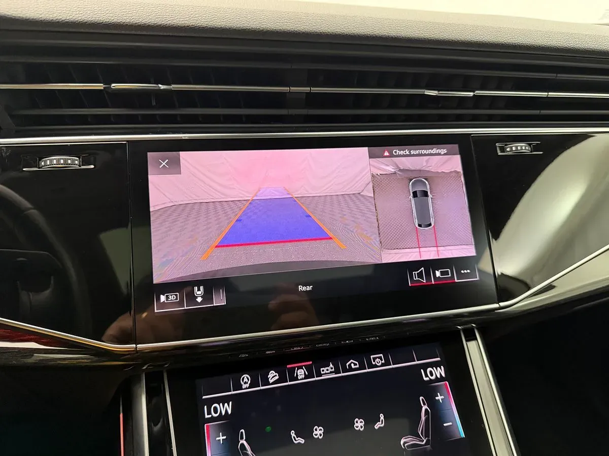 Audi Q8 photo 23