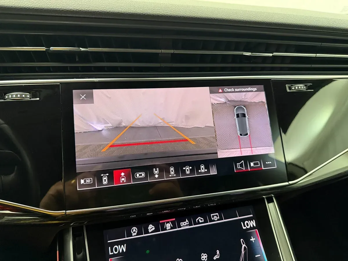 Audi Q8 photo 25