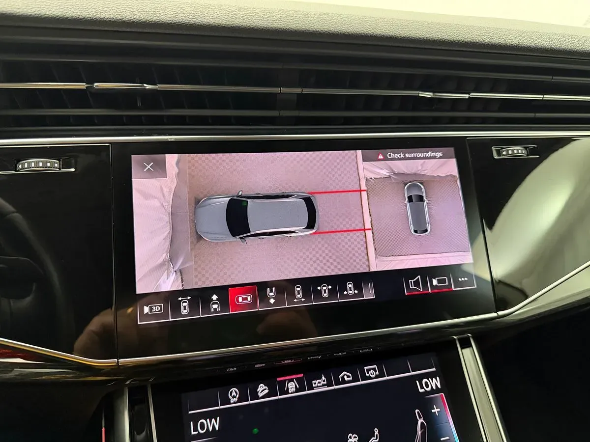 Audi Q8 photo 26