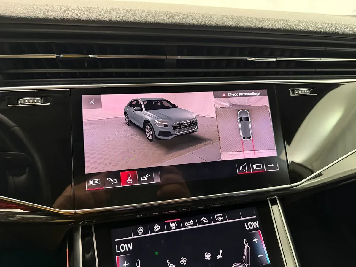 Audi Q8 photo 31