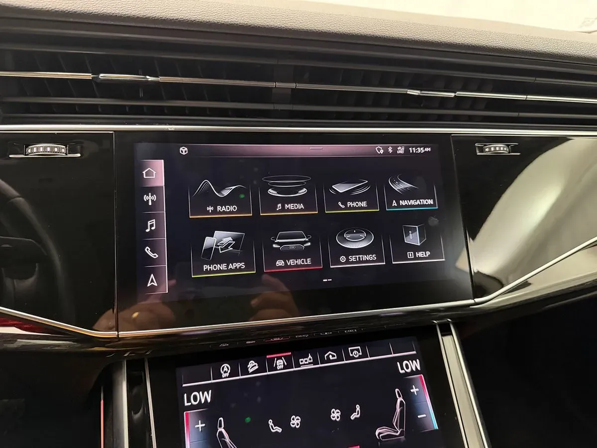 Audi Q8 photo 35