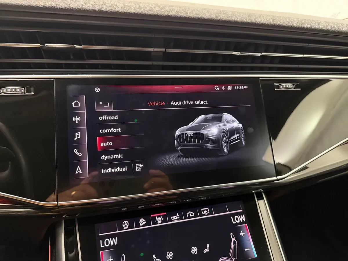 Audi Q8 photo 38
