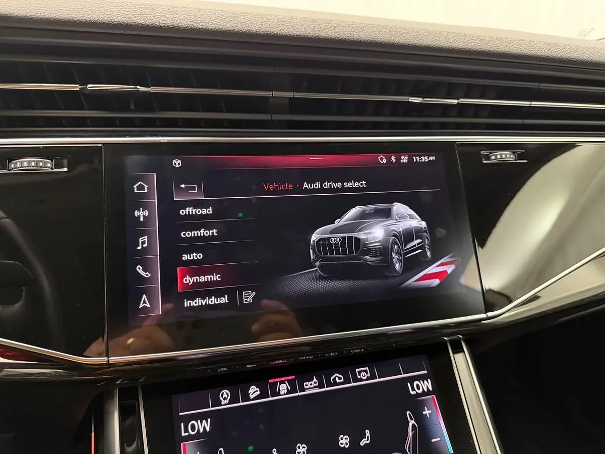 Audi Q8 photo 39