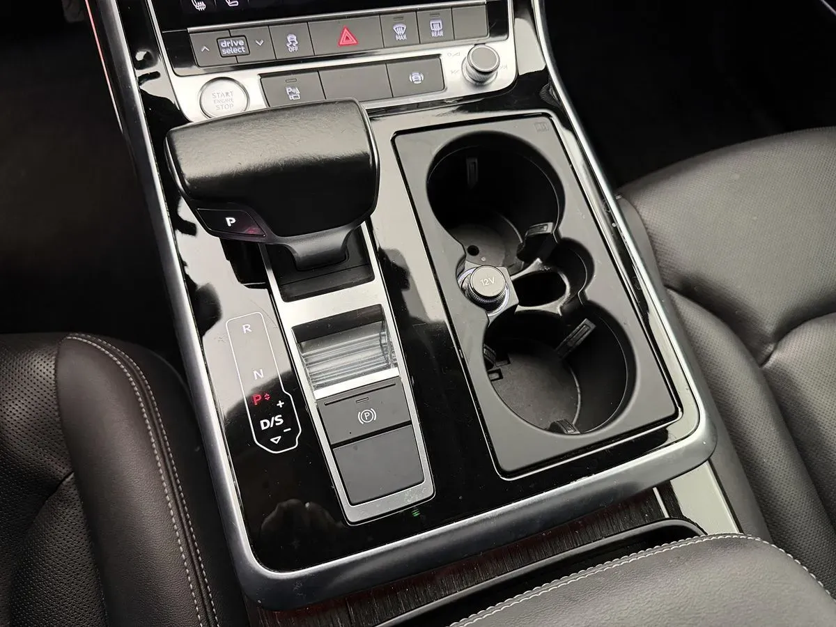 Audi Q8 photo 45