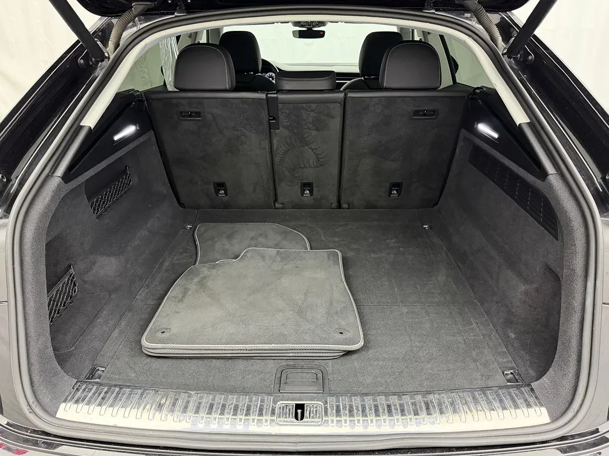 Audi Q8 photo 50