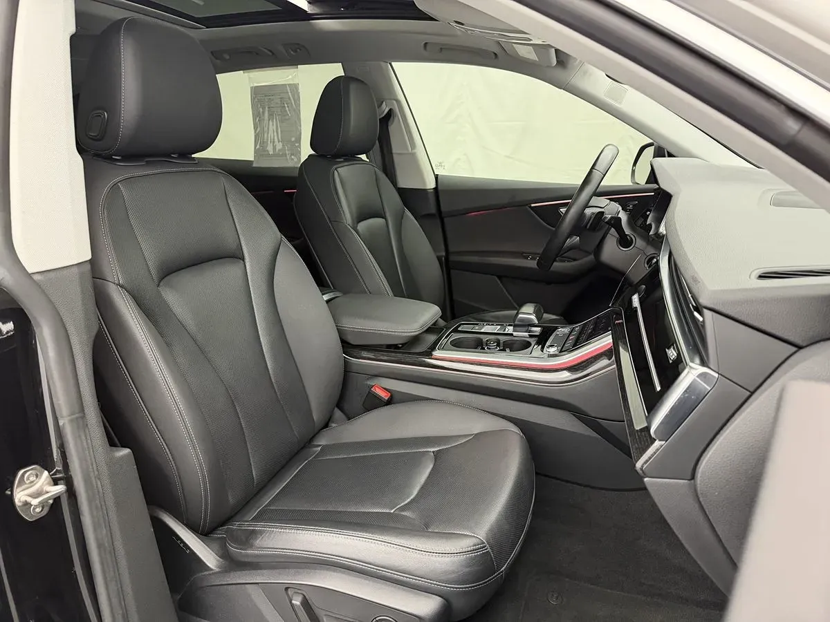 Audi Q8 photo 49