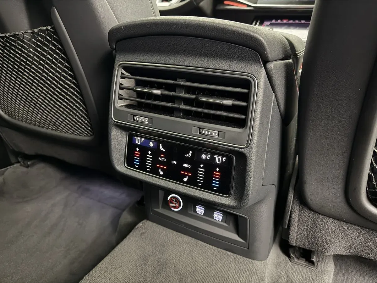 Audi Q8 photo 48