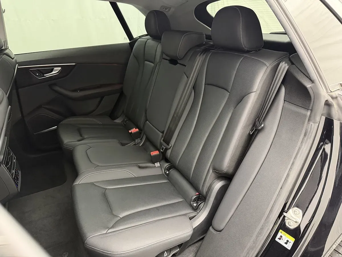 Audi Q8 photo 47