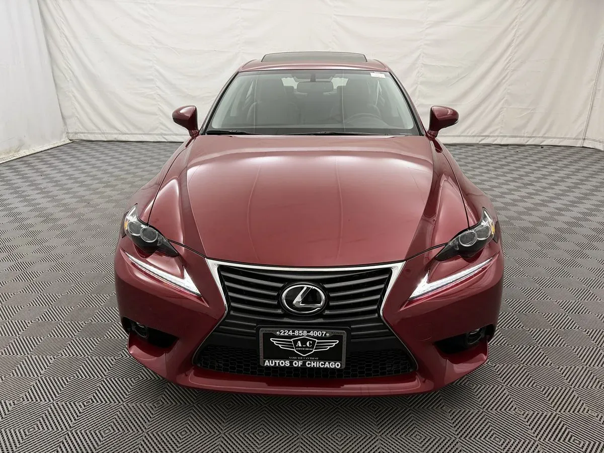 Lexus IS photo 3