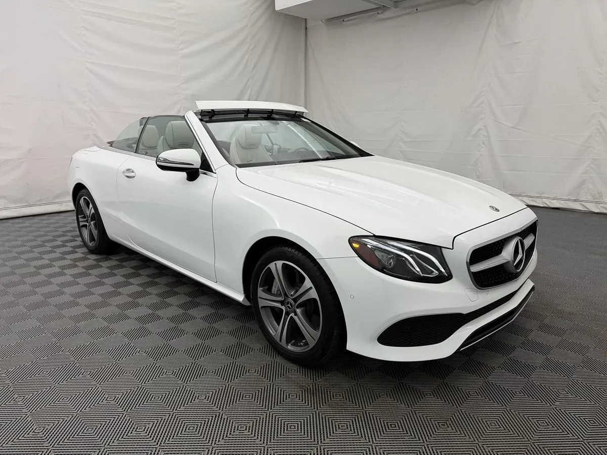 Mercedes-Benz E-Class photo 4