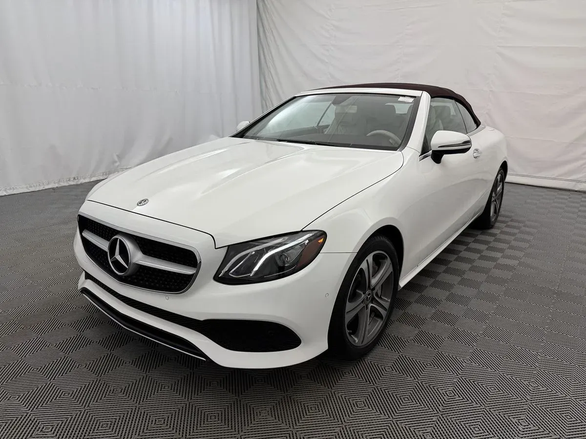 Mercedes-Benz E-Class photo 9