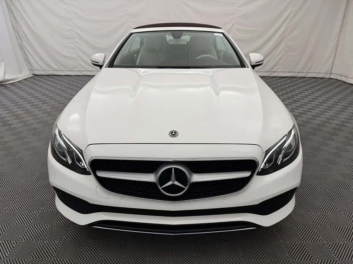 Mercedes-Benz E-Class photo 10