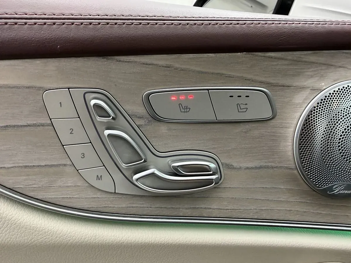 Mercedes-Benz E-Class photo 18