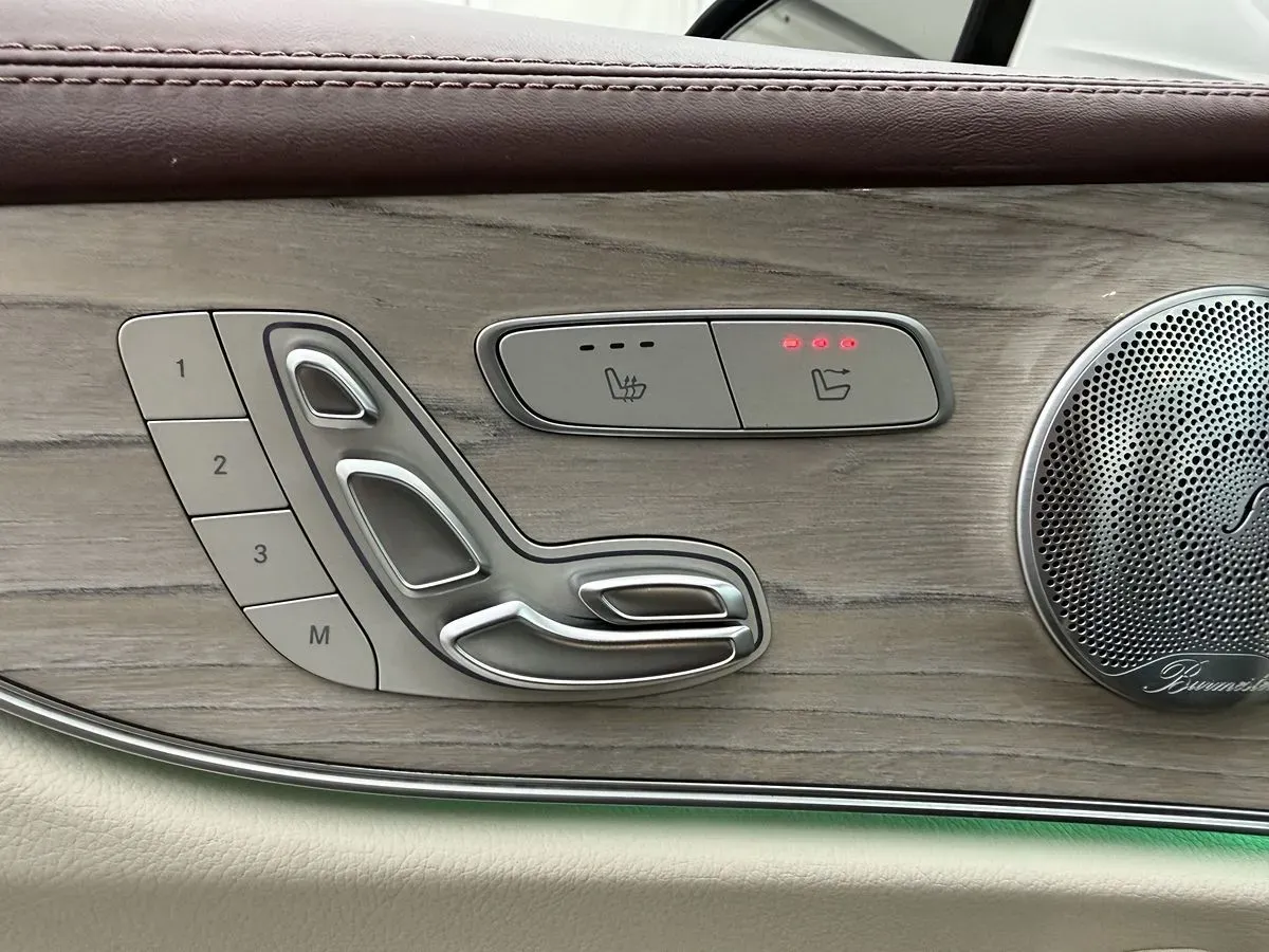 Mercedes-Benz E-Class photo 19