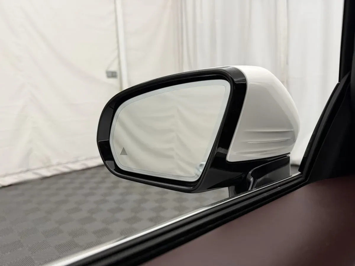 Mercedes-Benz E-Class photo 21