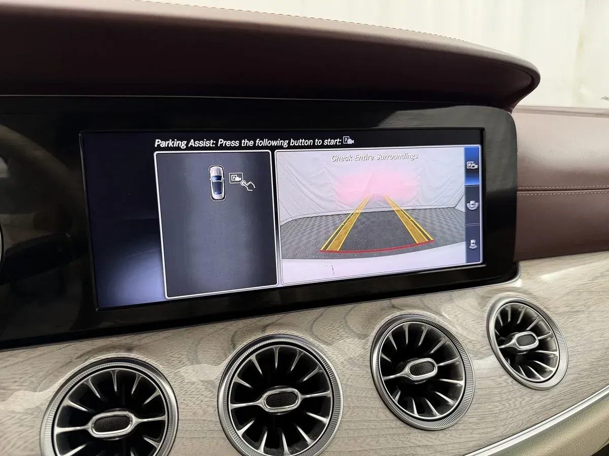 Mercedes-Benz E-Class photo 30