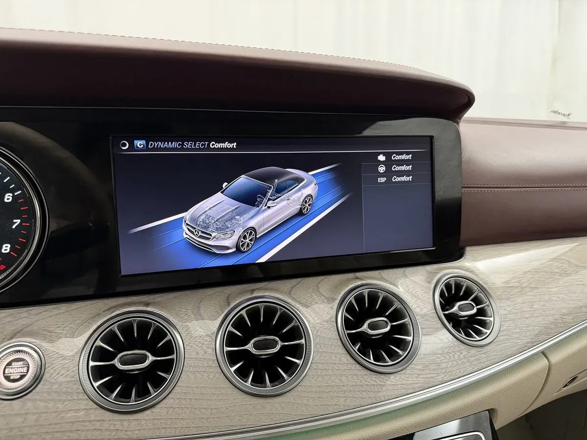 Mercedes-Benz E-Class photo 34
