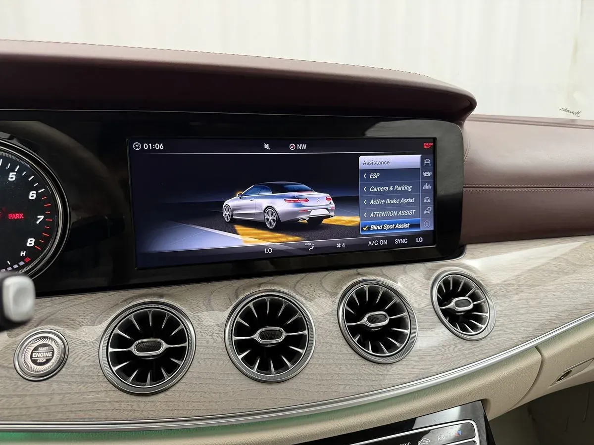 Mercedes-Benz E-Class photo 27