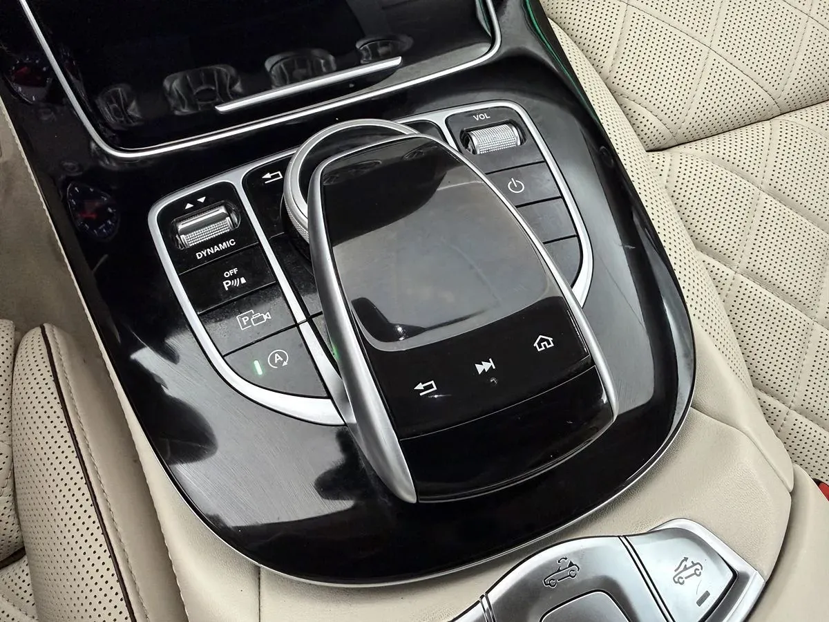 Mercedes-Benz E-Class photo 37