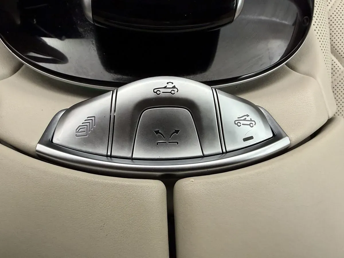 Mercedes-Benz E-Class photo 38