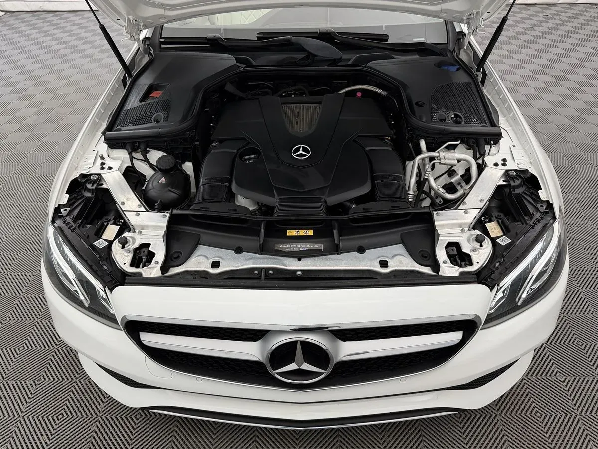 Mercedes-Benz E-Class photo 47