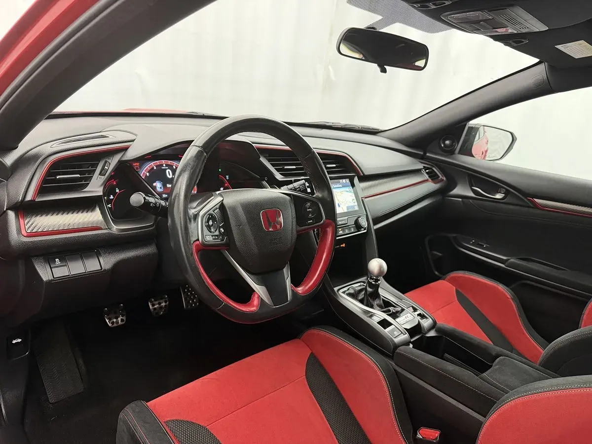 Honda Civic Type R photo 8